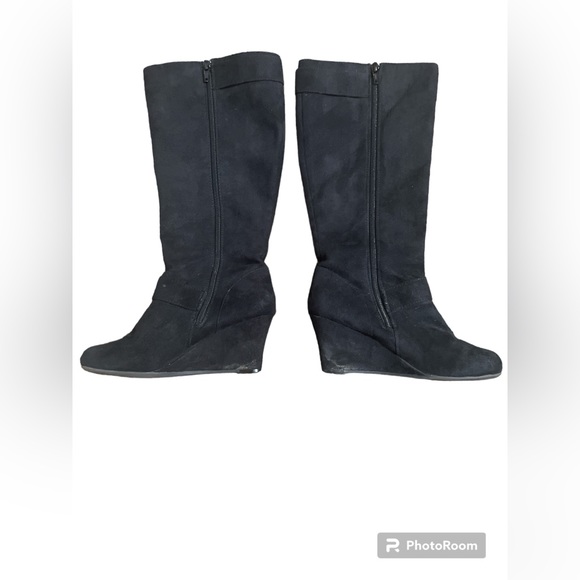 Apostrophe Wedge Heeled Black Boots
Belt & Buckle Design - Picture 7 of 9